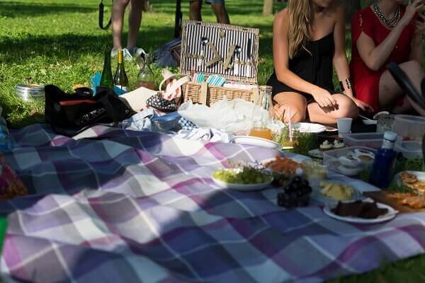 image from 25 Healthy and Simple Picnic Recipes Perfect for Any Time